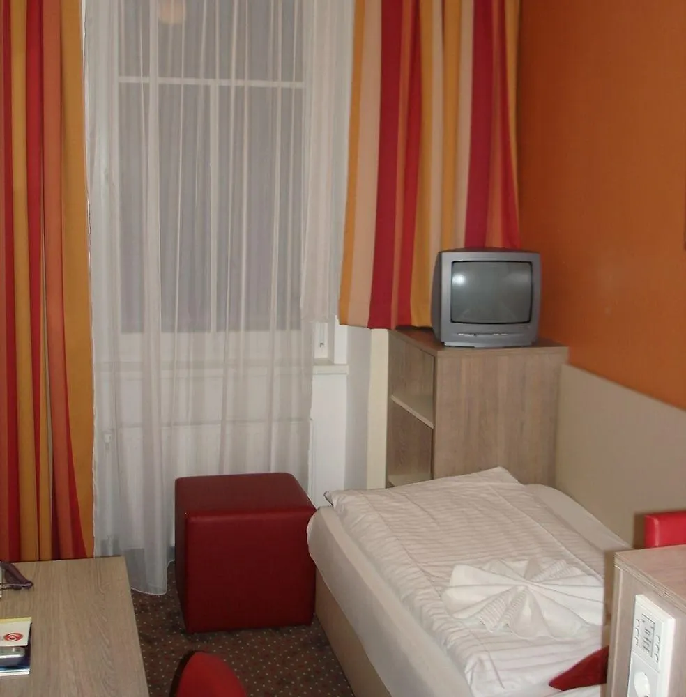 Pension Stadthalle Wien Bed & Breakfast
