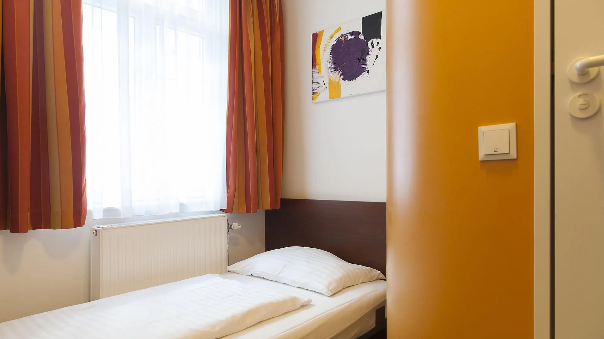 Pension Stadthalle Vídeň Bed & Breakfast
