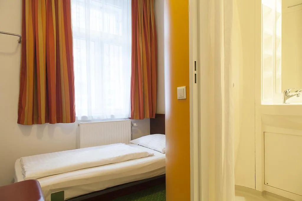 Pension Stadthalle Vídeň Bed & Breakfast