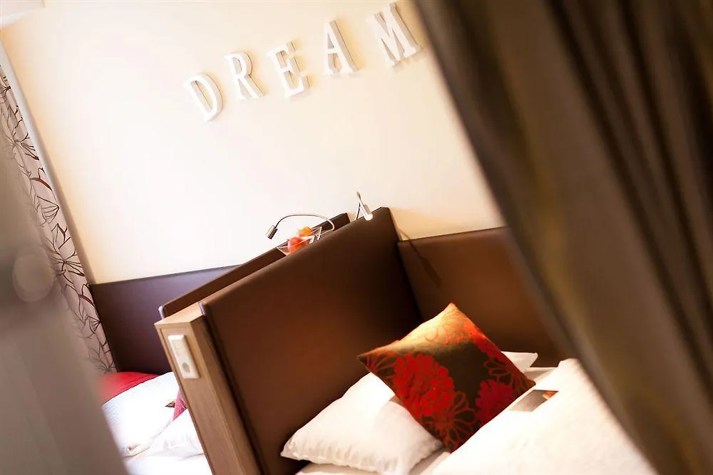 Pension Stadthalle Vienna Bed & Breakfast